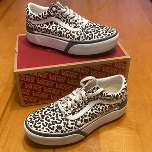 *LIKE NEW* Women’s Vans Stacked UV Leopard size 8.5